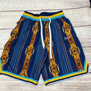 Men’s Nike DRI-FIT DNA Basketball Shorts